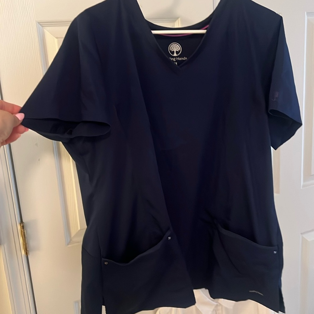 Healing hands scrub top. Navy blue. Size 2x